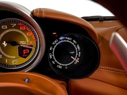 Used 2016 Ferrari California T RWD image 39