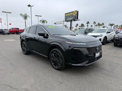 Certified 2025 Nissan Murano Platinum w/ Cargo Package image 1