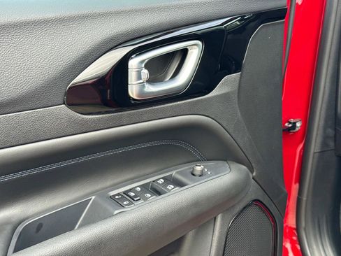 New 2026 Jeep Compass Latitude image 17