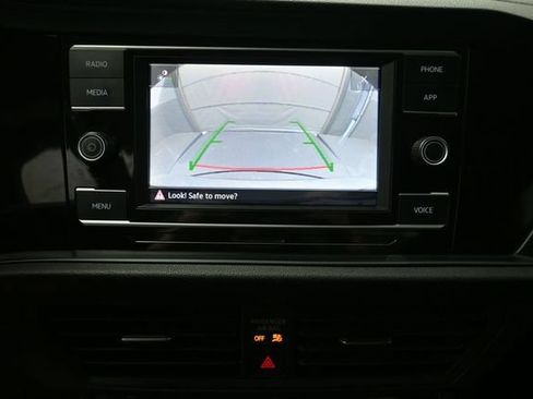 Used 2023 Volkswagen Jetta SE FWD image 4