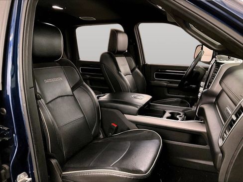 Used 2022 RAM 2500 Laramie w/ Night Edition image 7