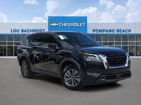 Used 2024 Nissan Pathfinder S image 1