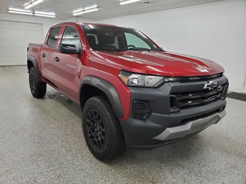 Used 2023 Chevrolet Colorado Trail Boss w/ Technology Package image 3