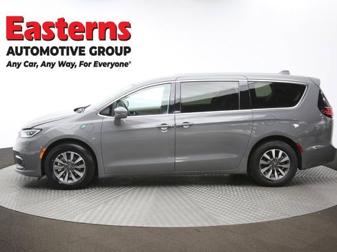 Used 2022 Chrysler Pacifica Touring-L FWD image 60