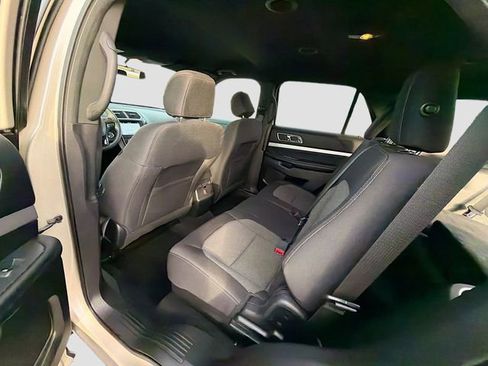 Used 2017 Ford Explorer XLT w/ Equipment Group 201A image 23
