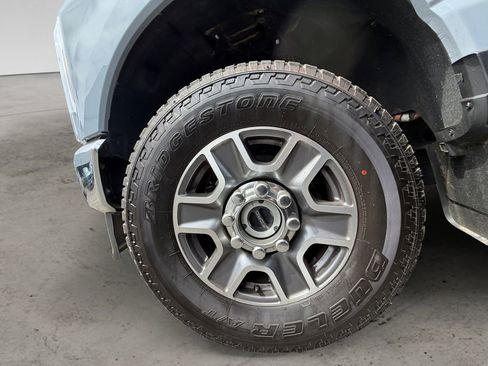 Certified 2025 Ford F350 Lariat w/ FX4 Off-Road Package AWD/4WD image 11