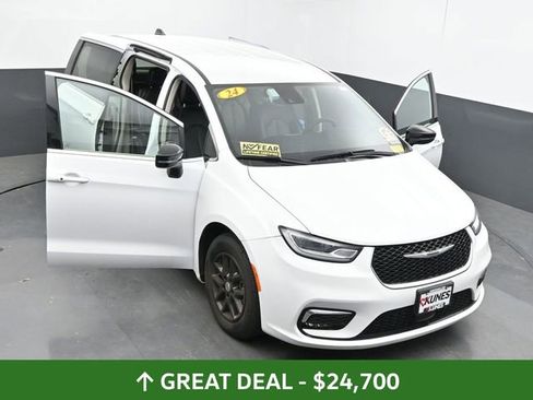 Used 2024 Chrysler Pacifica Touring-L FWD image 61