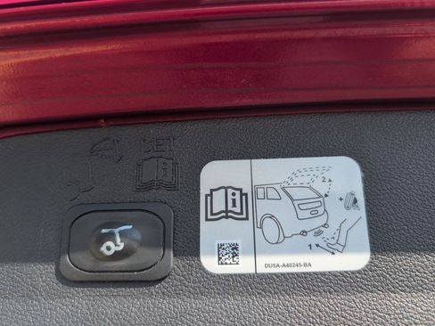 Used 2019 Ford Escape Titanium AWD/4WD image 15