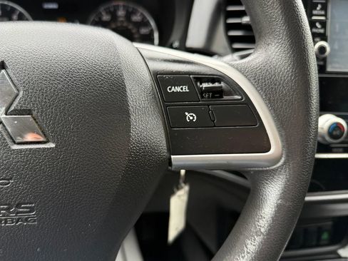 Used 2020 Mitsubishi Outlander ES AWD/4WD image 14