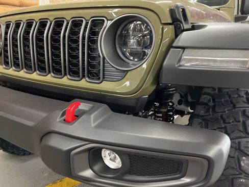New 2026 Jeep Wrangler Rubicon AWD/4WD image 13