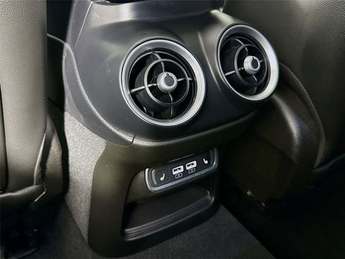 Used 2024 Alfa Romeo Stelvio Sprint image 19