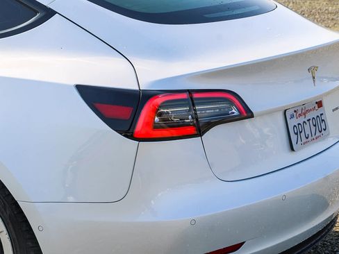 Used 2022 Tesla Model 3 Long Range image 10