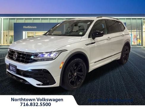 Used 2023 Volkswagen Tiguan SE R-Line AWD/4WD image 1
