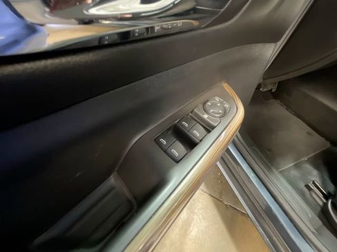 Used 2019 GMC Acadia SLE image 24