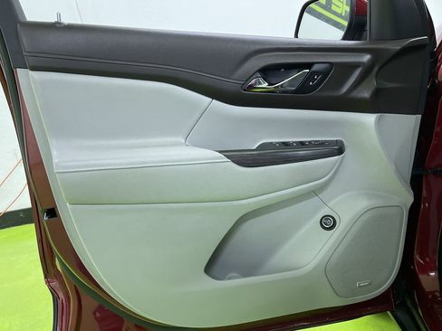 Used 2019 GMC Acadia SLT w/ LPO, Cargo Package image 16