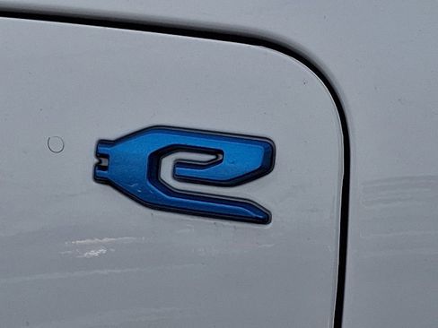 Used 2023 Jeep Grand Cherokee 4WD 4xe image 32