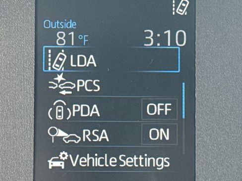 Used 2023 Toyota Corolla Cross L AWD/4WD image 18