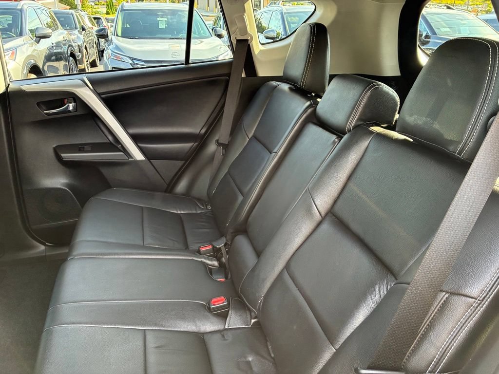 Used 2016 Toyota RAV4 XLE AWD/4WD image 27