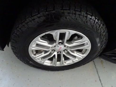 Certified 2023 GMC Yukon SLT w/ SLT Premium Package AWD/4WD image 27