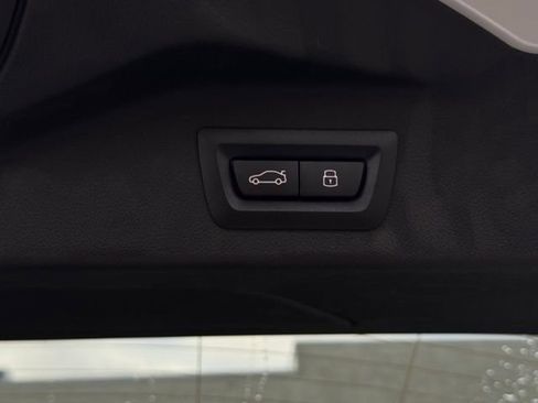 Used 2026 BMW X7 xDrive40i w/ M Sport Package image 12