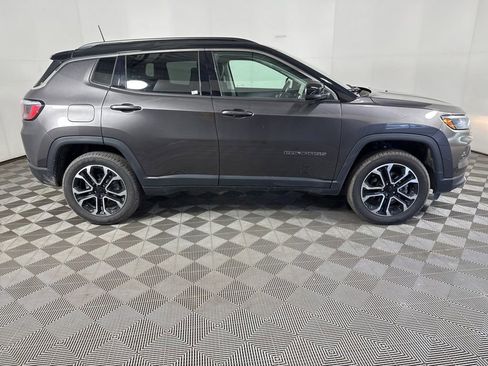 Used 2022 Jeep Compass Limited AWD/4WD image 11