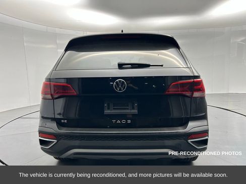 Used 2022 Volkswagen Taos SE image 4