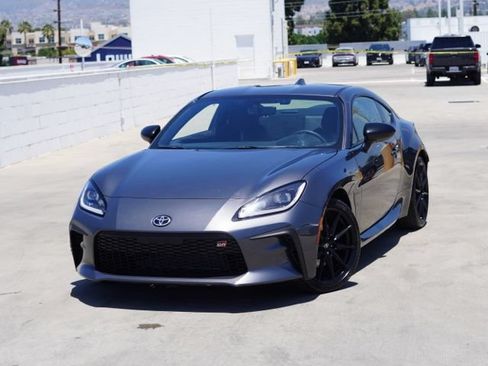 Used 2026 Toyota GR86 Premium w/ ALL Weather Mat Package (TMS) RWD image 4