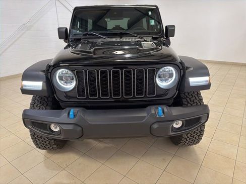 Used 2025 Jeep Wrangler Unlimited Rubicon 4xe w/ Safety Group AWD/4WD image 9