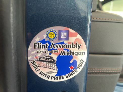 Used 2024 Chevrolet Silverado 3500 High Country w/ Technology Package image 8