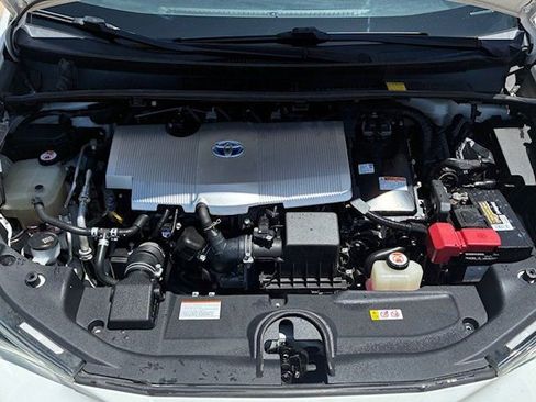 Used 2018 Toyota Prius Four Touring image 6