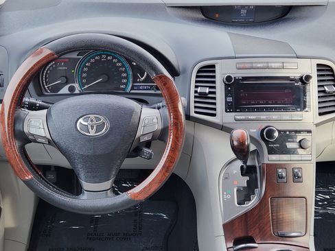 Used 2010 Toyota Venza Base image 26