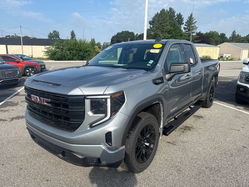Used 2025 GMC Sierra 1500 Elevation AWD/4WD image 2