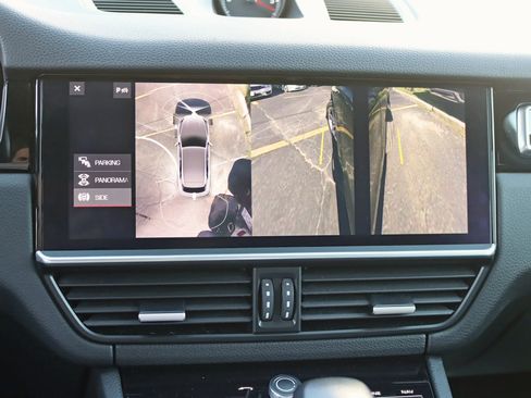Used 2020 Porsche Cayenne AWD/4WD image 21