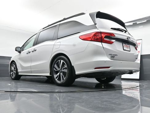 Used 2023 Honda Odyssey Touring image 39