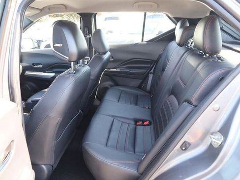Used 2020 Nissan Kicks SR w/ SR Premium Package FWD image 10