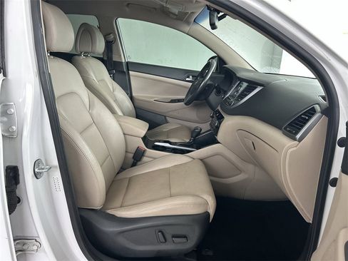 Used 2017 Hyundai Tucson Limited image 33
