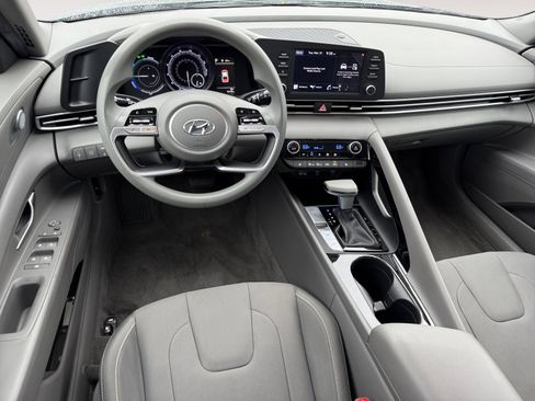 Used 2023 Hyundai Elantra Blue image 15