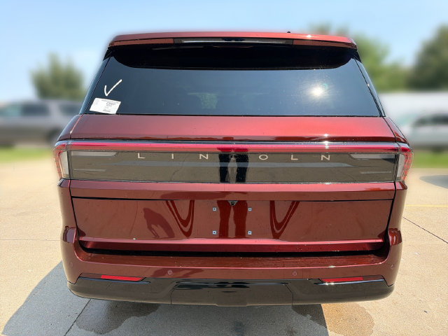 New 2027 Lincoln Navigator Reserve AWD/4WD image 6