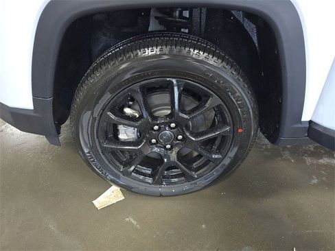 New 2026 Jeep Compass Latitude image 21