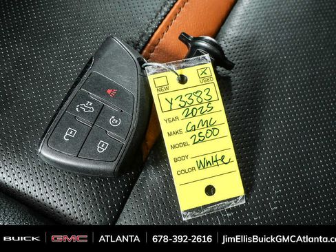 Used 2025 GMC Sierra 2500 AT4 w/ AT4 Premium Plus Package AWD/4WD image 37
