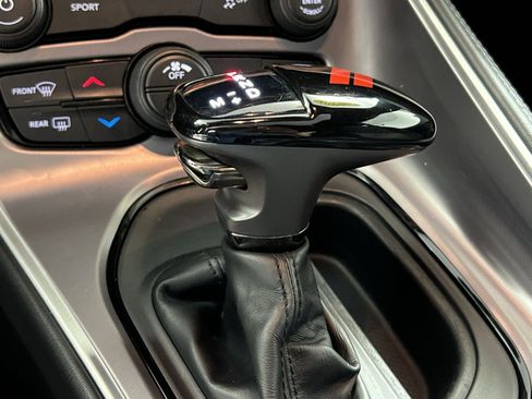 Used 2021 Dodge Challenger SXT image 22