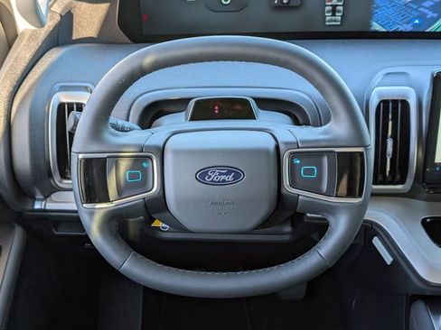 New 2025 Ford Expedition Active image 34