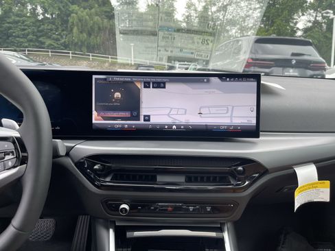 Used 2025 BMW 230i xDrive Coupe w/ Premium Package image 15