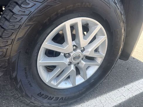 Used 2017 Nissan Frontier SV image 21