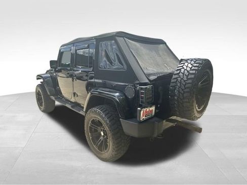 Used 2017 Jeep Wrangler Unlimited Sahara w/ Connectivity Group AWD/4WD image 7