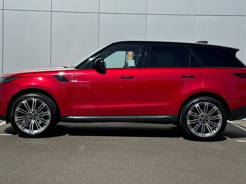 Used 2024 Land Rover Range Rover Sport SE AWD/4WD image 2