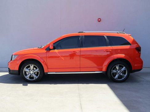Used 2017 Dodge Journey Crossroad FWD image 2