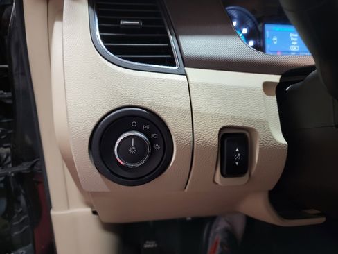 Used 2018 Ford Taurus SE image 28