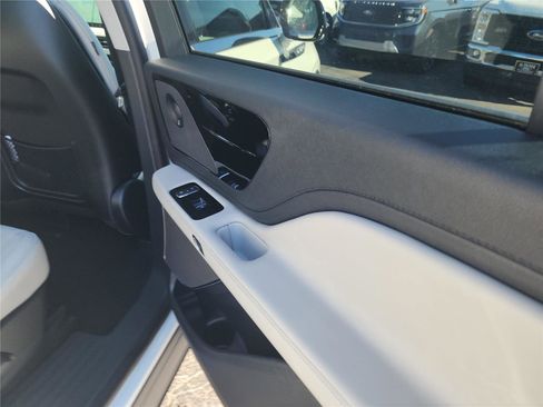 New 2026 Lincoln Aviator 2WD image 21