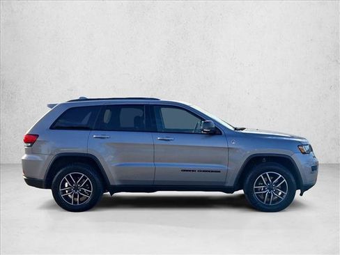Used 2019 Jeep Grand Cherokee Trailhawk AWD/4WD image 4